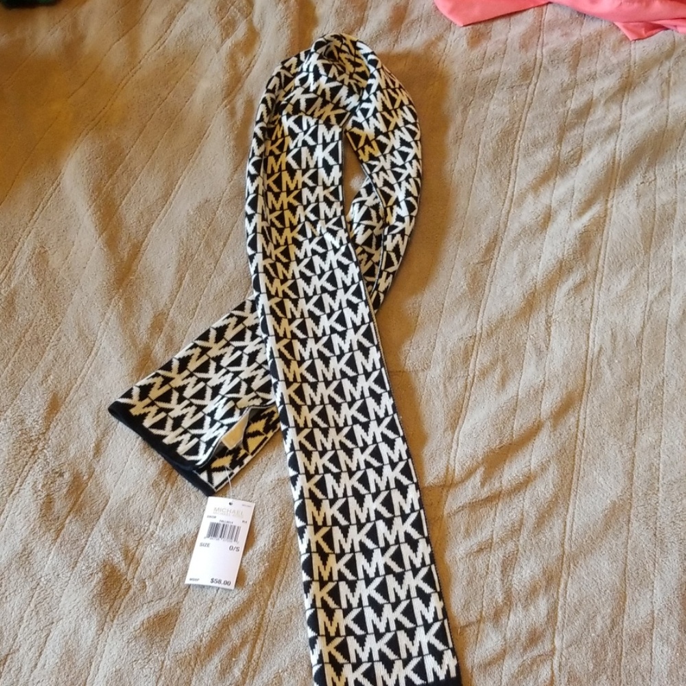 Nwt michael kors scarf